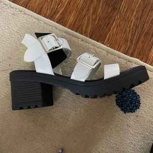 Brand new with tags forever 21 white and black chunky heeled sandals.